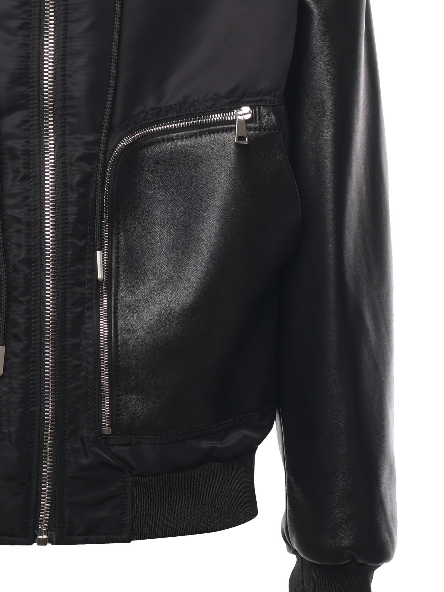 <tc>Leather Jacket
</tc>