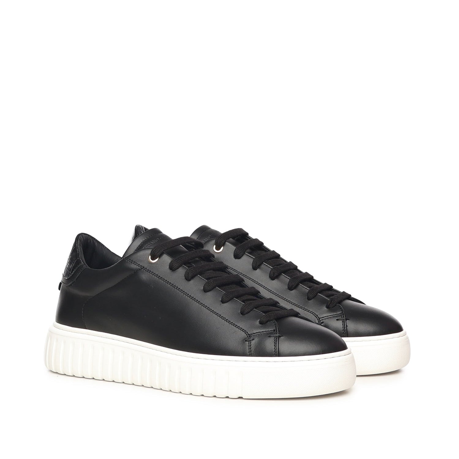 <tc>Victory | Black
</tc>