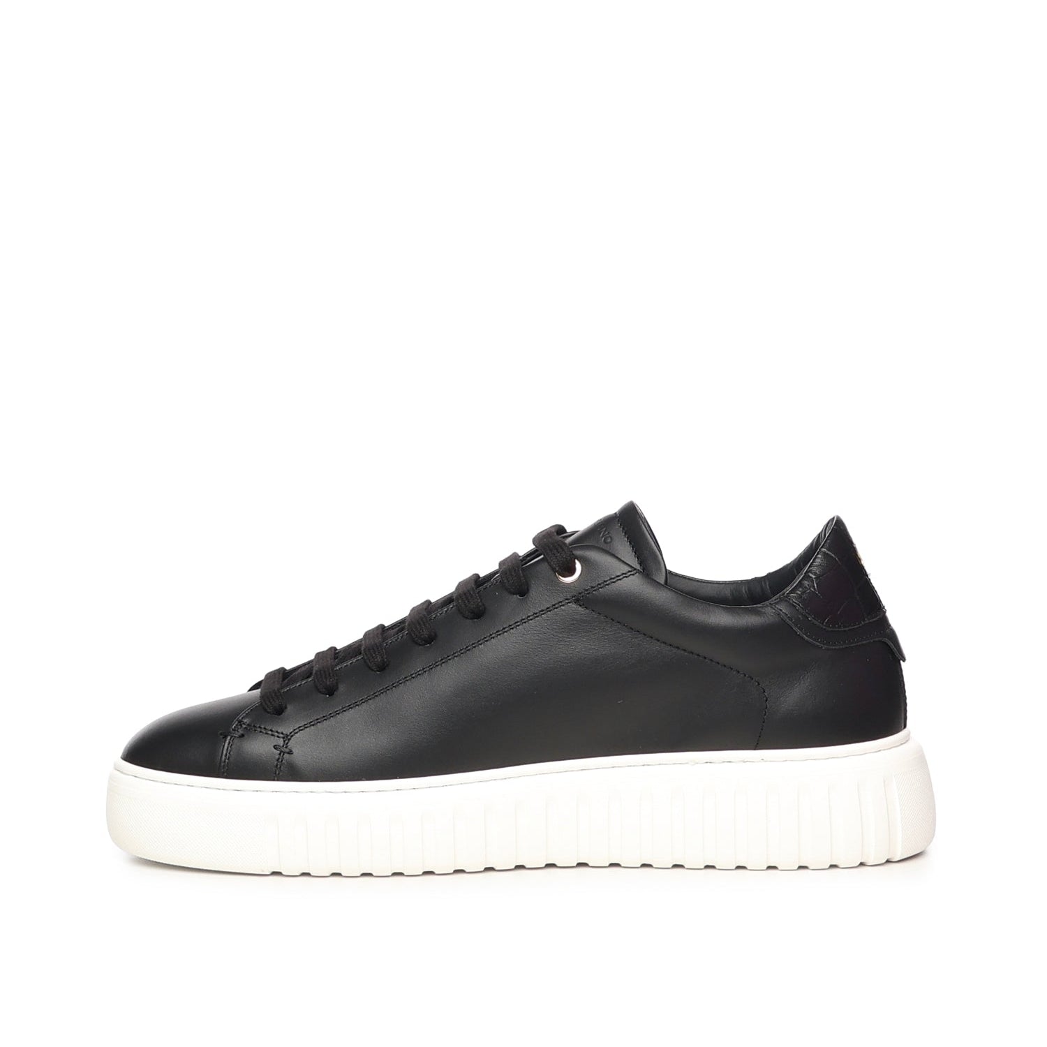 <tc>Victory | Black
</tc>