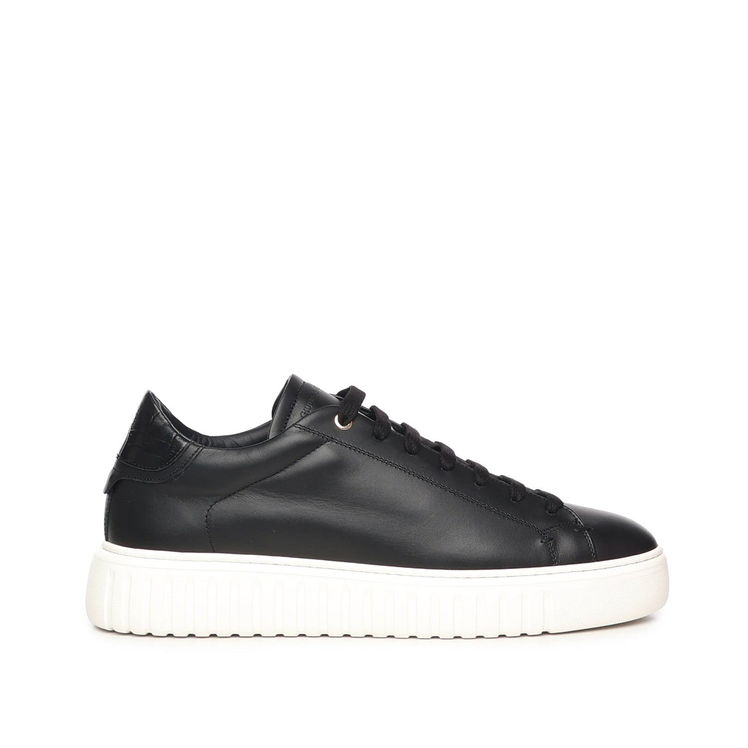 <tc>Victory | Black
</tc>