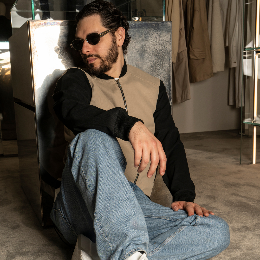 <tc>Miami college jacket
</tc>