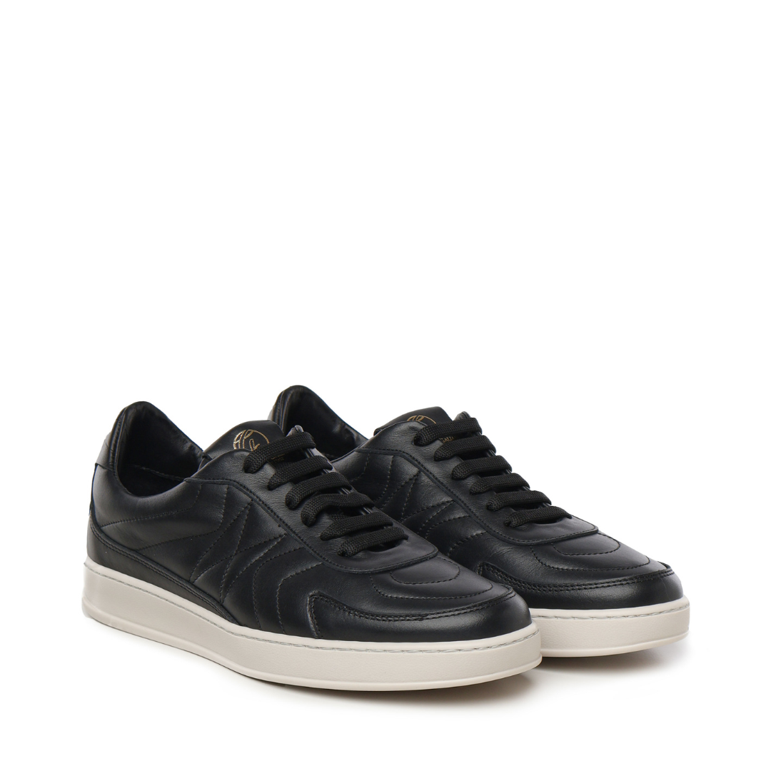 <tc>Dynasty | Black
</tc>