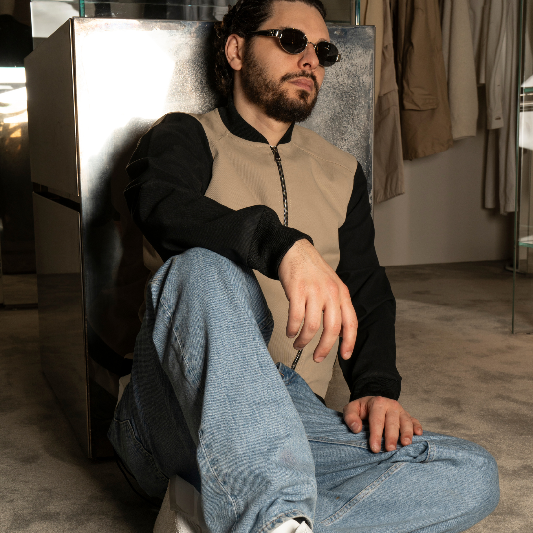 <tc>Miami college jacket
</tc>