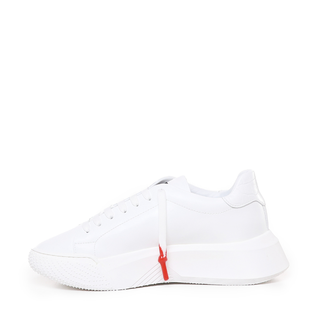 <tc>Nemesis White Leather Limited
</tc>