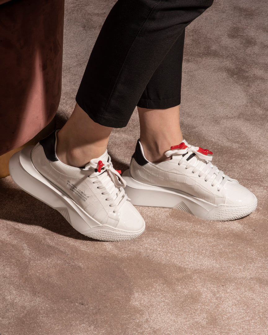 <tc>Nemesis White | Croc Style | Black | Woman
</tc>