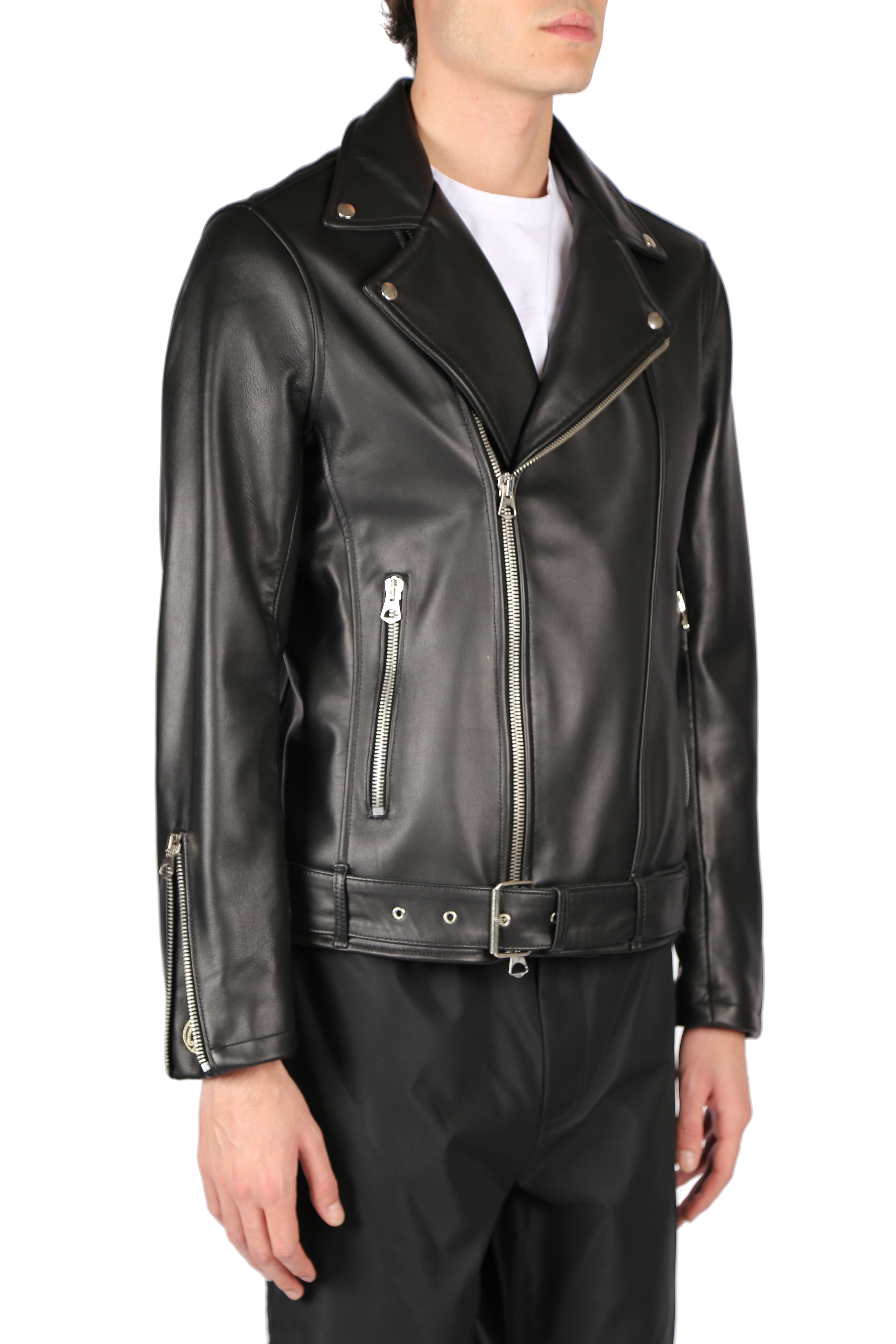 <tc>Black Leather Jacket
</tc>