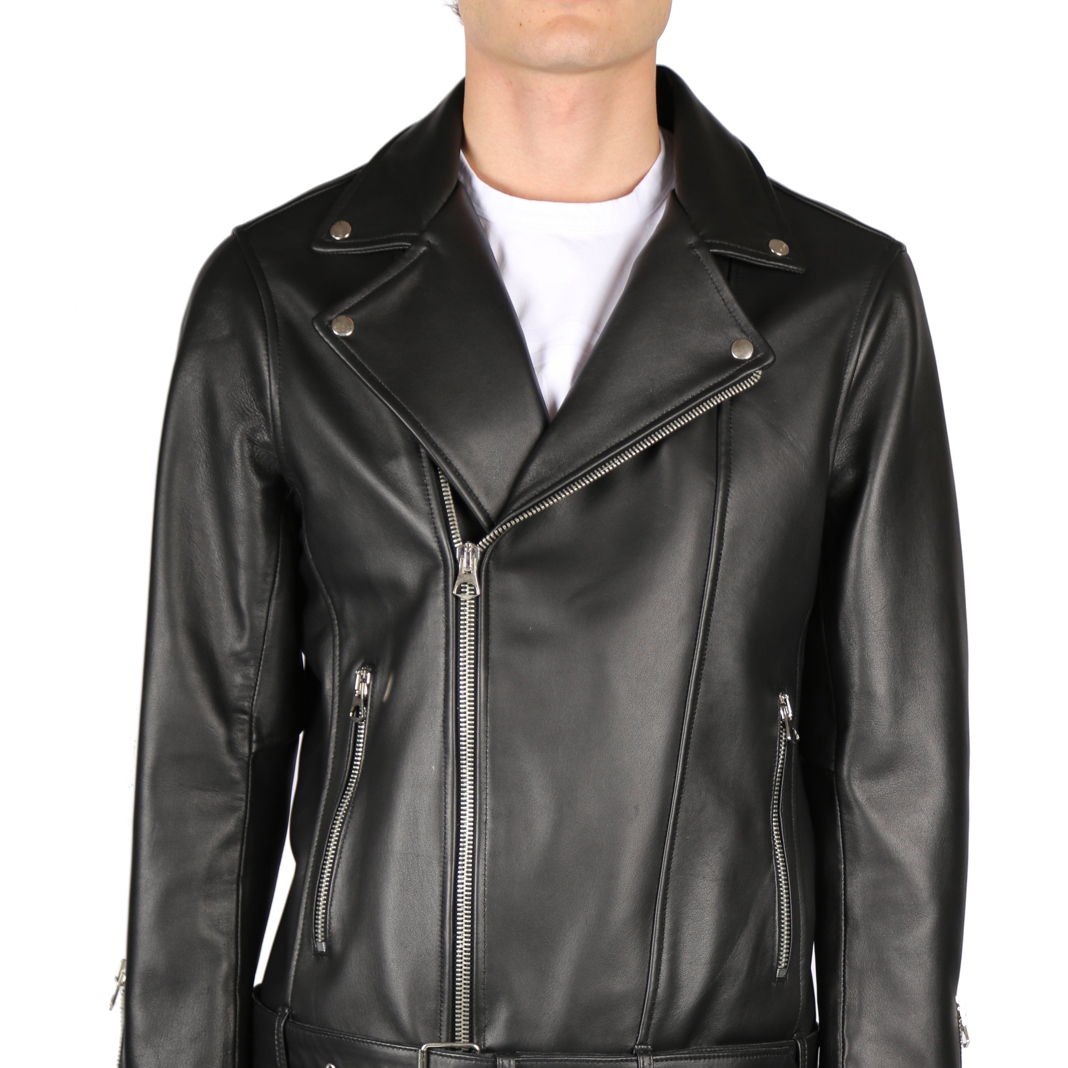 <tc>Black Leather Jacket
</tc>