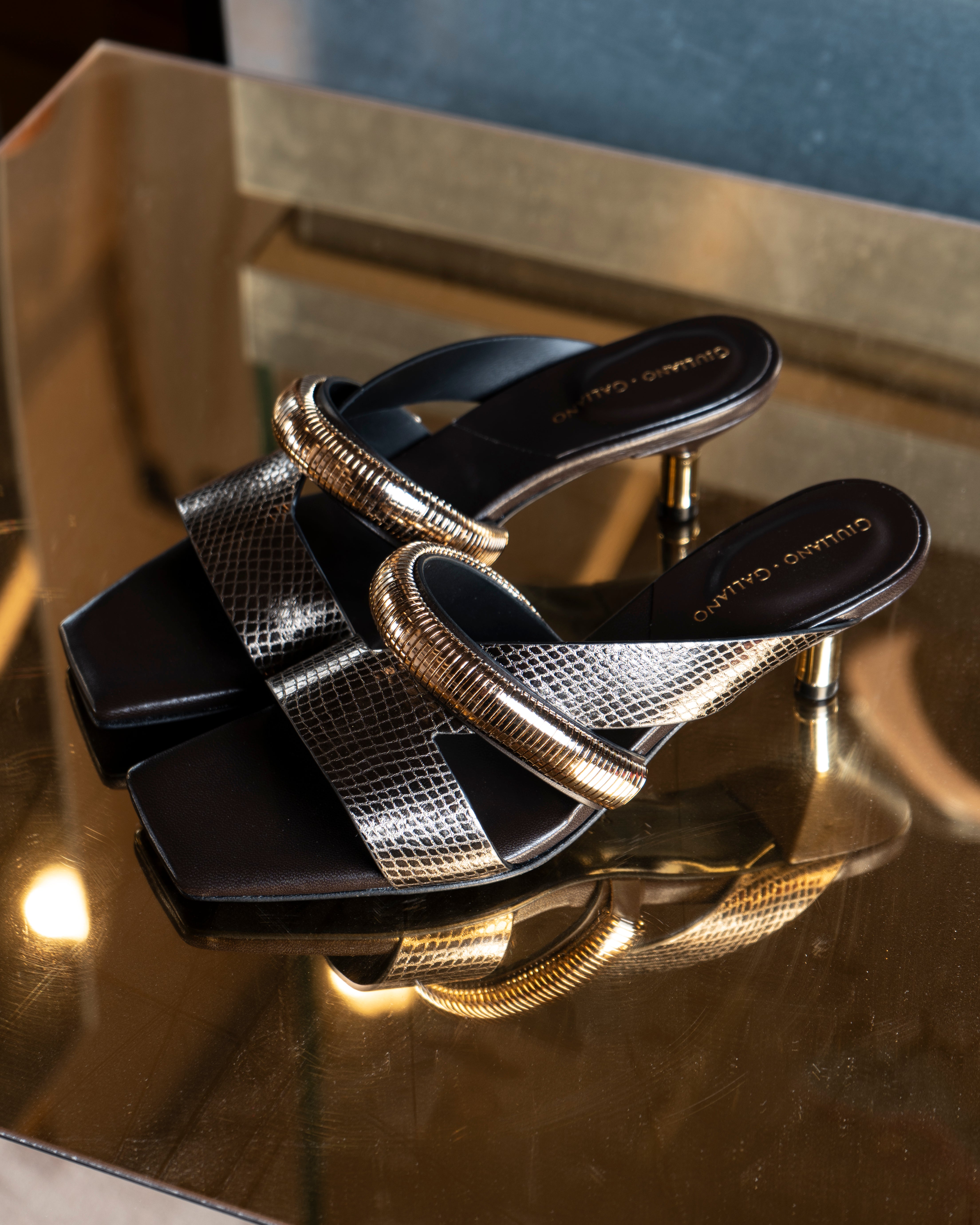 Edina Sandals | Effet de drapage | Or antique