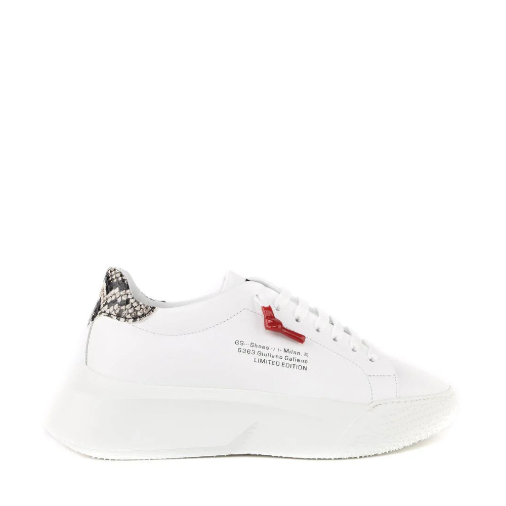 <tc>Nemesis White | Grey | Woman
</tc>