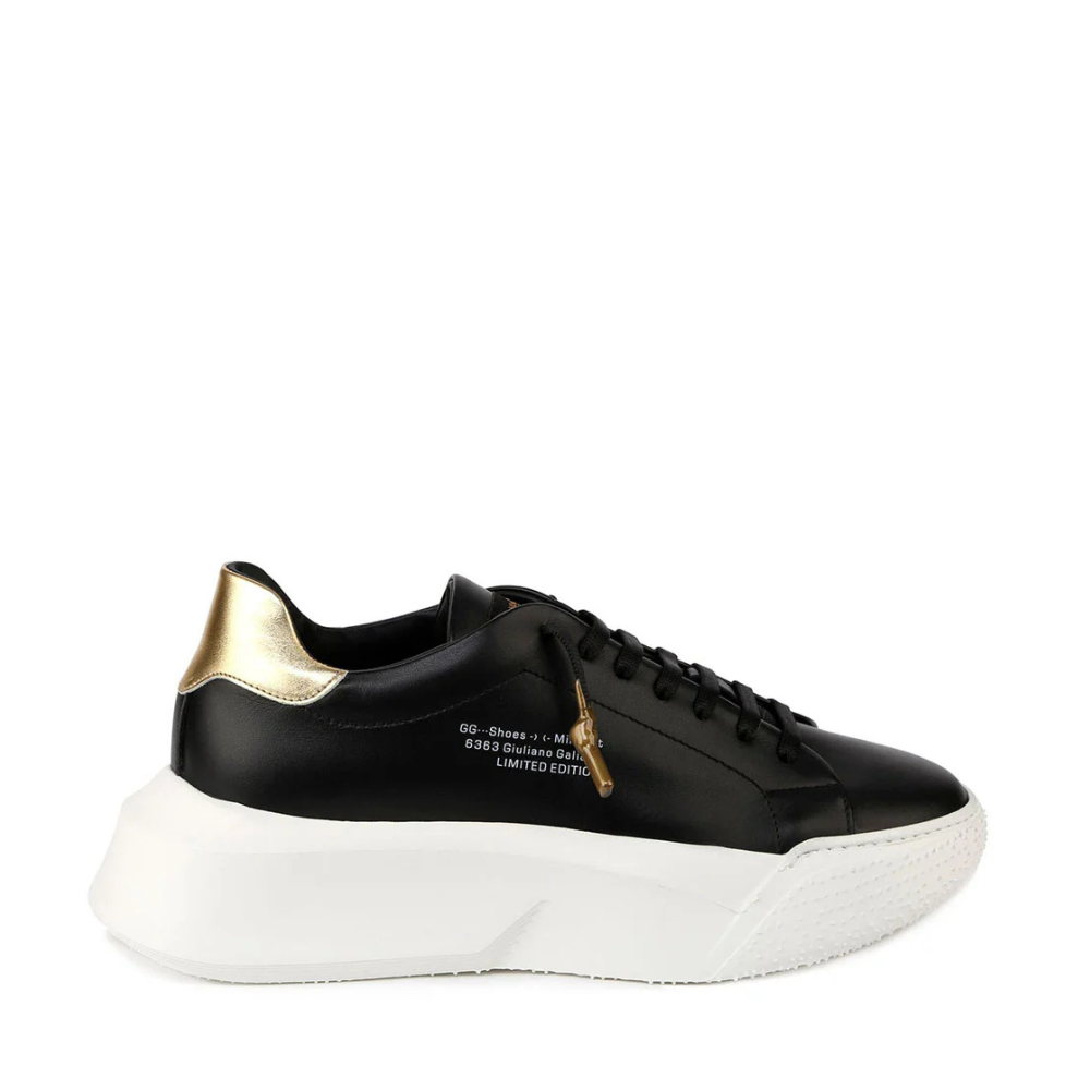 <tc>Nemesis | Black & Gold
</tc>