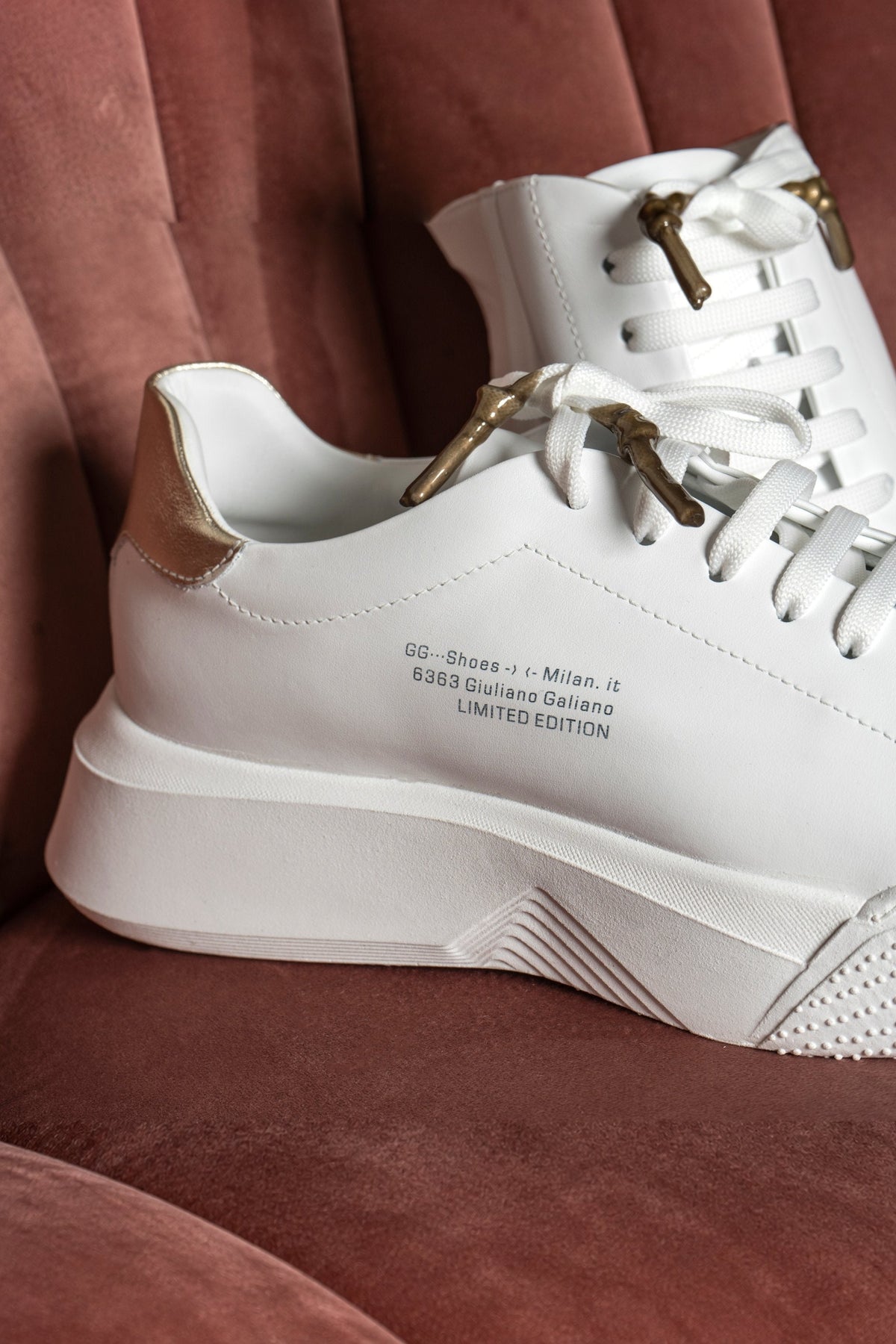 Nemesis White | Gold | Nappa